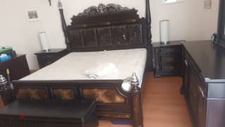 King size bed 36460046 0