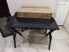 new condition gaming table for sale from ransor bahrain