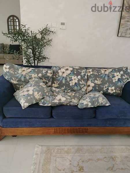 QUALITY SOFA IN MINT CONDITION 1