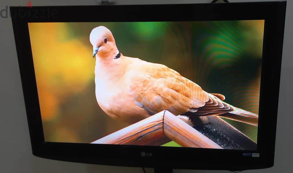 32 Inch LCD TV ( LG ) with Stand 3
