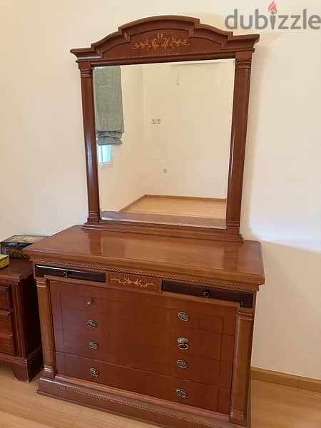 furniture in excellent condition 2