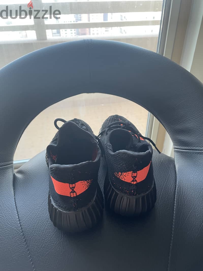 2 YEEZYS. 30 bd each/ 50 bd for 2 pairs, size 38 woman's 3