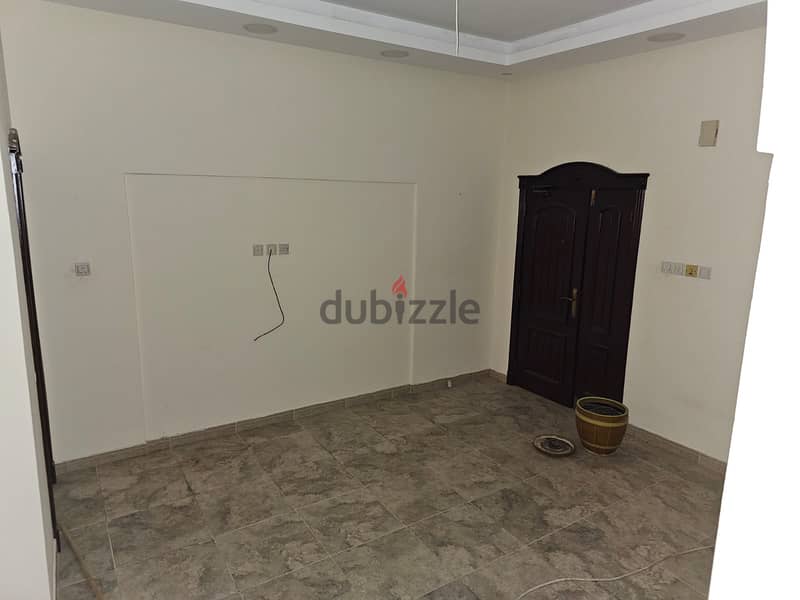2bedrooms flat in Muharaq-شقة مكونة من غرفتين للإيجار في المحرق 1