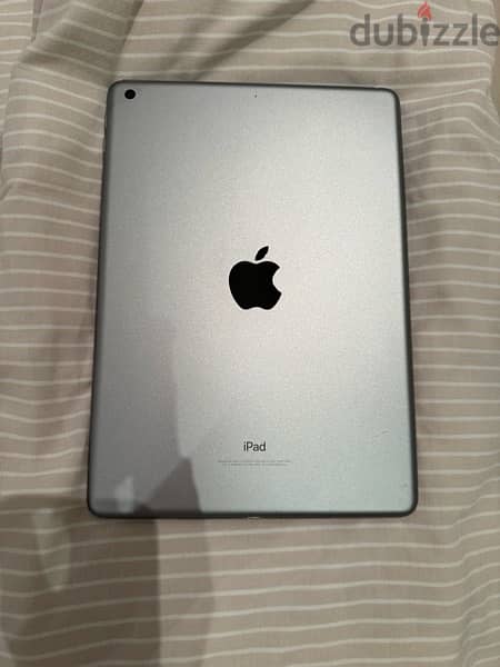 iPad 6th gen 32gb Space grey (Used good condition) 1