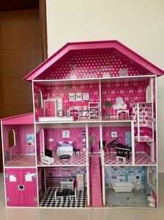 Amazing Doll House 0