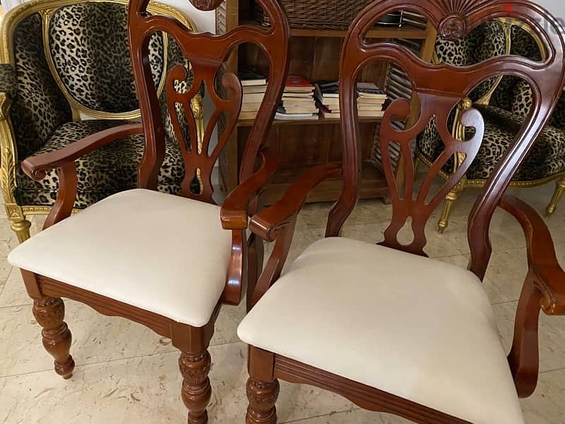 furniture in excellent condition 3
