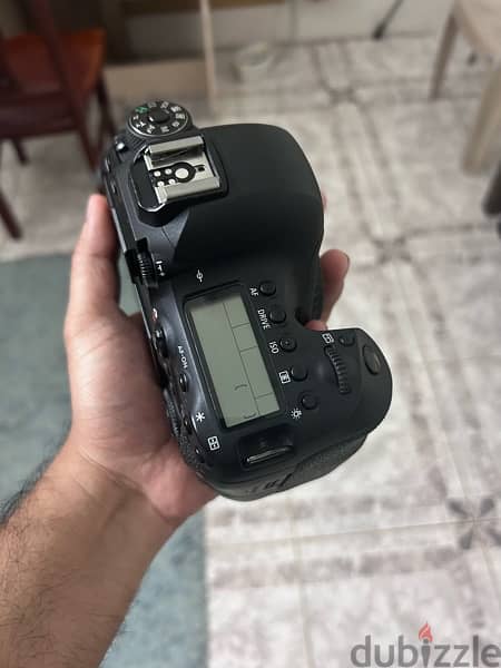 canon EOS 6d mark II body only 1