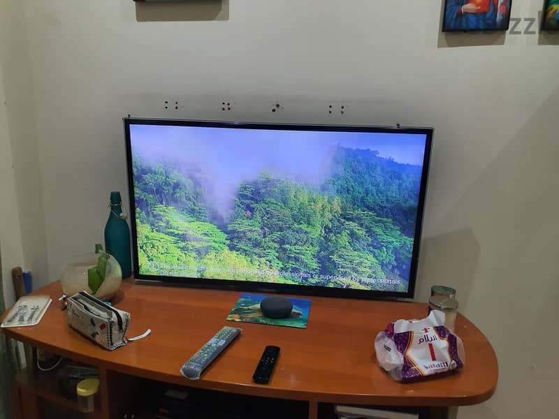 Samsung 43 Inch LED Tv  With Wall Bracket Moving Type 2