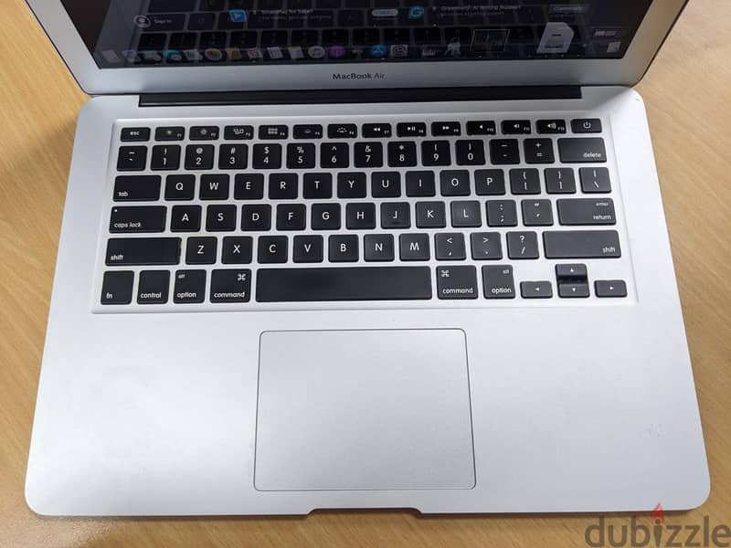 i5 MacBook Air  - 13"Screen Display 4GB Ram 128GB Memory 2014 Good 3