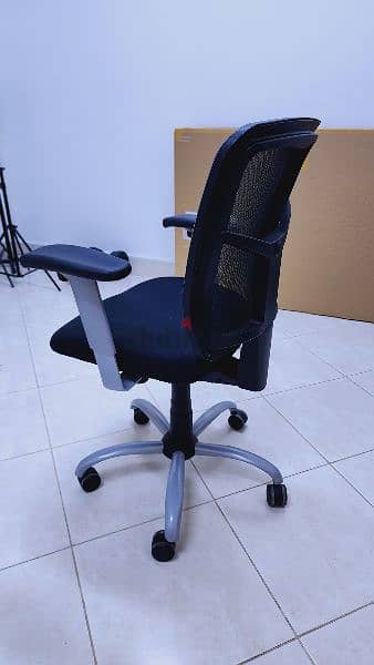 Study Table, Chair & Dell Monitor for sale 2