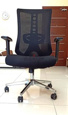 Big and Heavy Swivel Office Computer Chair with Adjustable Arms