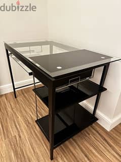 office table for sale | طاولة مكتب للبيع