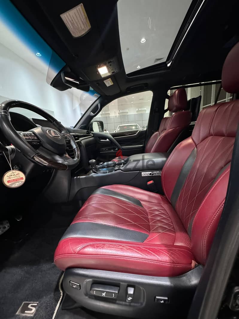 Lexus LX-570S 2019 (Black) 3