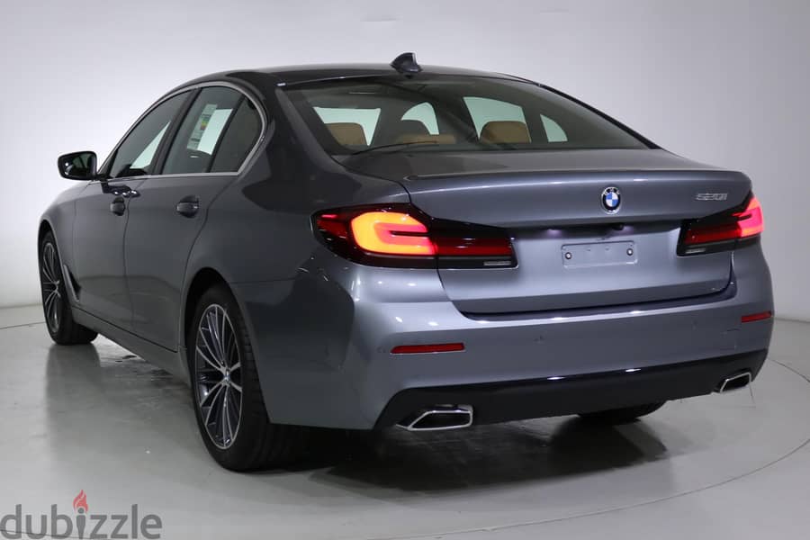 Approved Used - BMW 520i Sedan 4