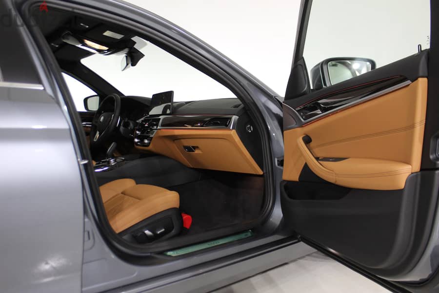 Approved Used - BMW 520i Sedan 14