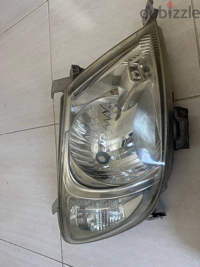 Toyota hilux right headlight original