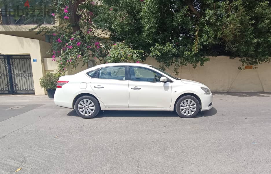 Nissan Sentra Non Accident Family Used car 2