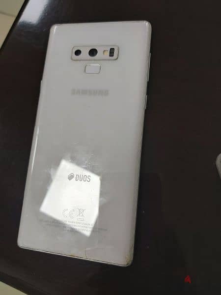 samsung note 9 white color good condition only some scratch back cover 0