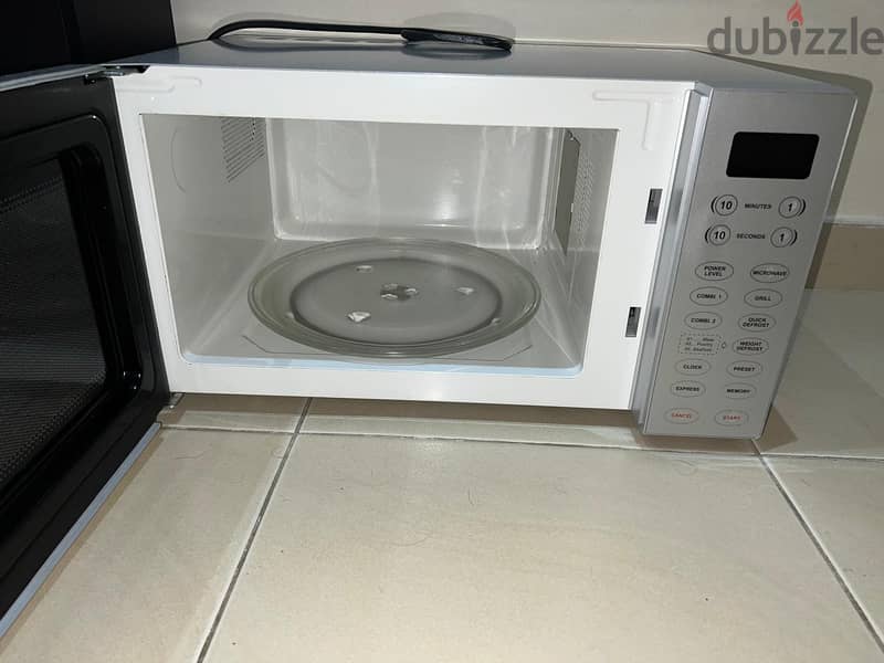 Whirlpool Microwave Oven With Grill,30.0L, 850W, Silver Whirlpool Micr 1