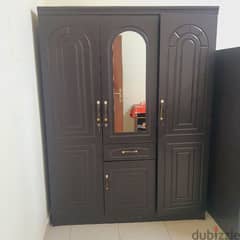 cont(36216143) 3 door cupboard in good condition with the mirror only 0
