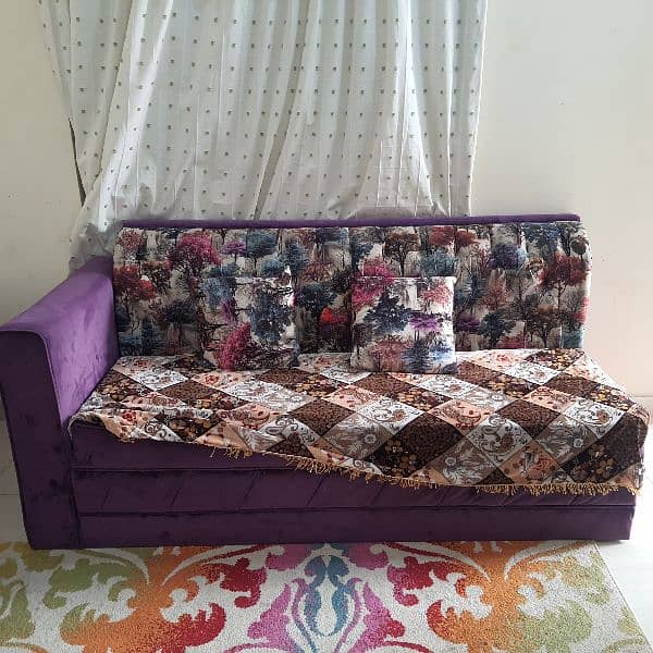 cont(36216143) 6 to 8 seater sofa in great condition with pillows and 0