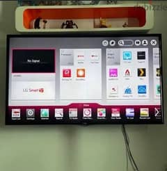 lg 42 inch smart tv with Wall bracket and remote