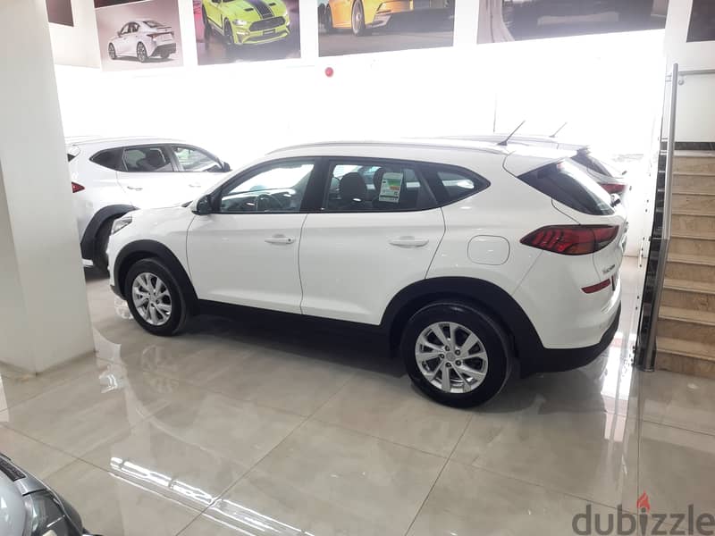 Hyundai Tucson 2020 white color for sale good condition car 2