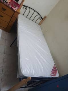 single bed with matress 12 bhd available qty 4 nos