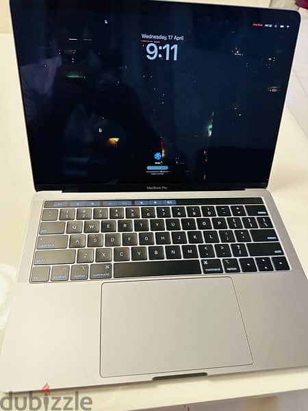Macbook Pro 13 inches touch bar Late 2019 5