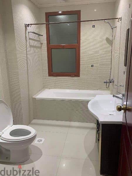 sharing room in juffIr with separate bathroom 2