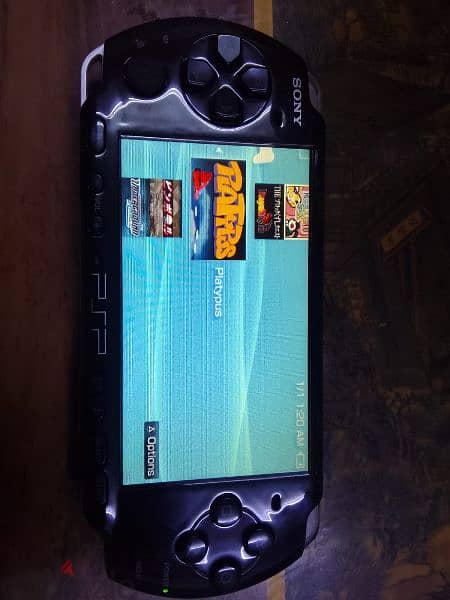 توجد لعبة PSP شغاله ونظيفه بحاله ممتازه سعر ٣٥دينار 0