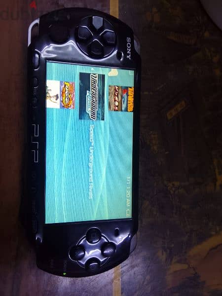 توجد لعبة PSP شغاله ونظيفه بحاله ممتازه سعر ٣٥دينار 2