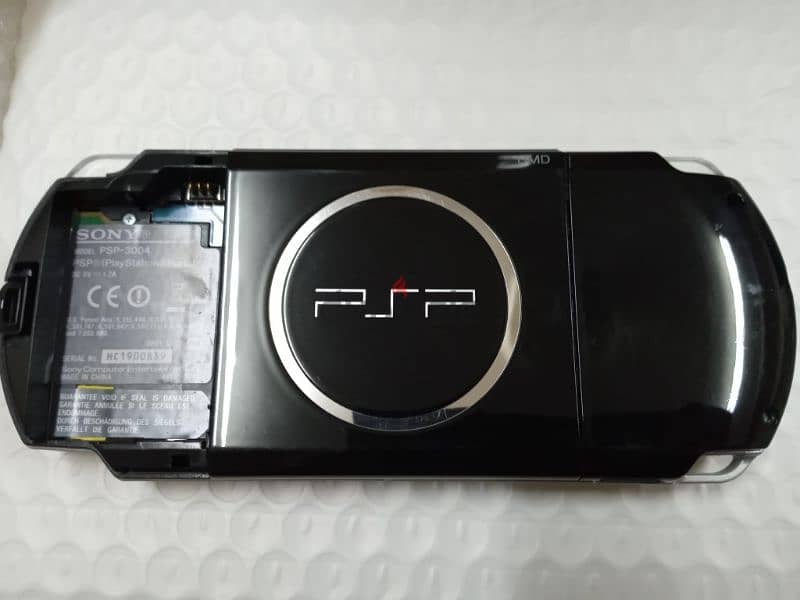 توجد لعبة PSP شغاله ونظيفه بحاله ممتازه سعر ٣٥دينار 7