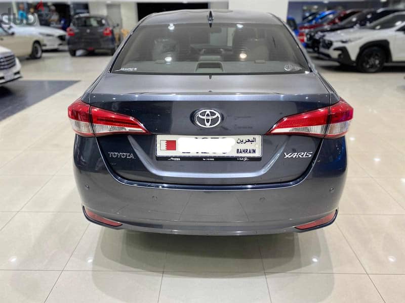 Toyota Yaris 2022 (Grey) 6