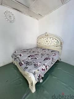 good condition bed 0