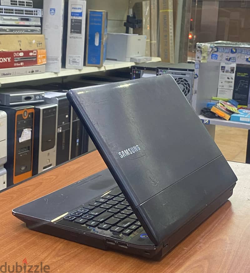 Samsung Laptop Core I5 2.5Ghz 8GB RAM 128GB SSD 14"HD Screen 2
