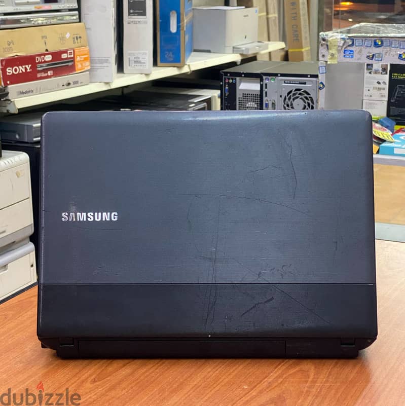 Samsung Laptop Core I5 2.5Ghz 8GB RAM 128GB SSD 14"HD Screen 6
