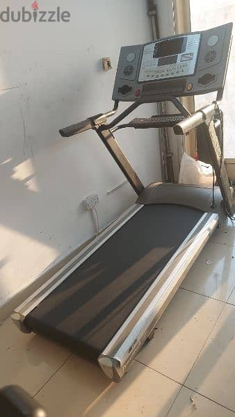 commorical treadmill 200kg available 350bd 1