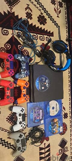 for sale ps4 storage 500GB with 5 games inside and for games CD