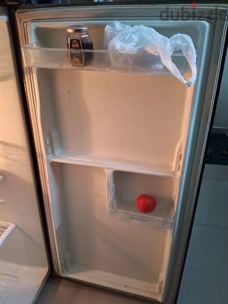 LG good condition working fridge for sale 100% working 3