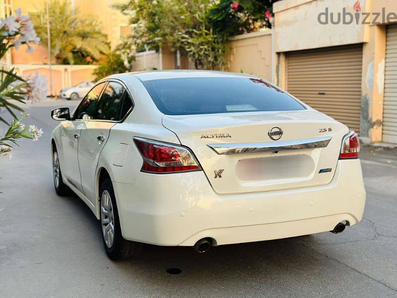 Nissan Altima 
Year-2016. Fully Agent maintained 33586758 9