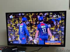 Sony TV 32" with wall bracket for sale