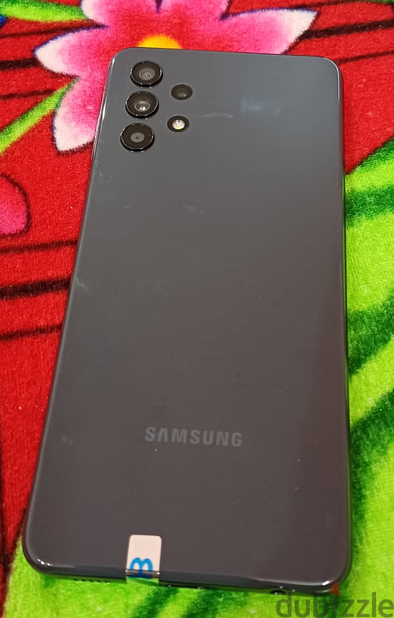 Hello i want to sale my mobile Samsung A32 5G 4/64 with charger cabel 2