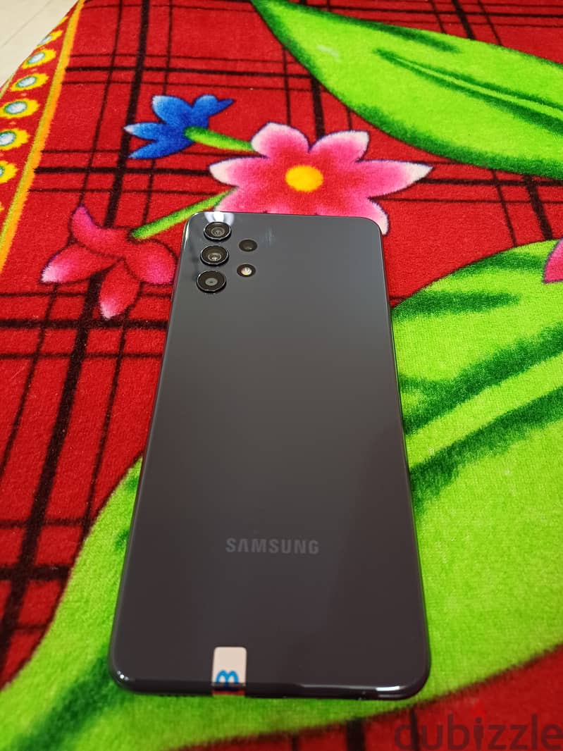 Hello i want to sale my mobile Samsung A32 5G 4/64 with charger cabel 5
