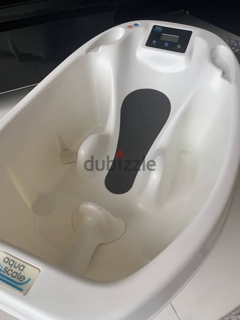 Bath Tub AquaScale for infants 1
