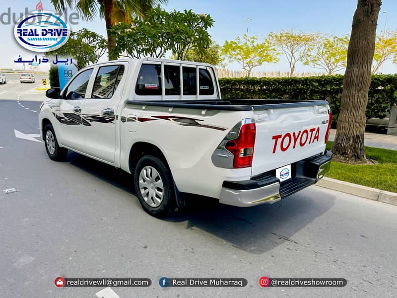 TOYOTA HILUX 2.0 L DOUBLE CABIN  Year-2019 Engine-2.0L Odometer- 49000 4