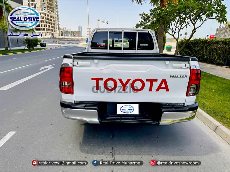 TOYOTA HILUX 2.0 L DOUBLE CABIN  Year-2019 Engine-2.0L Odometer- 49000 6