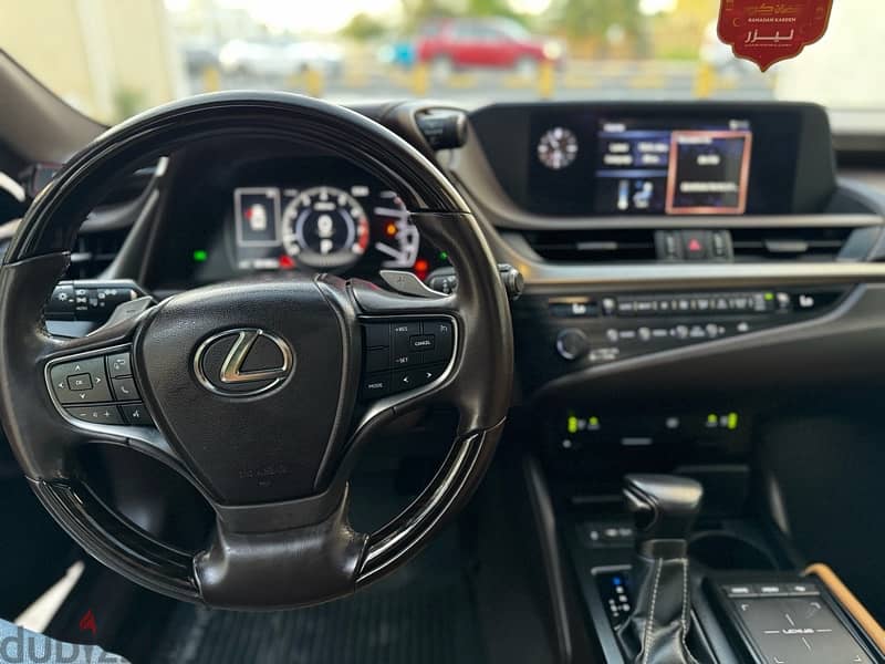 Lexus ES350 2019 19