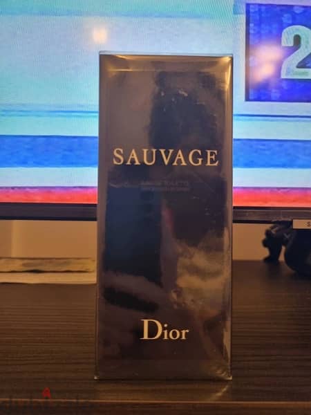 Creed Aventus Tom Ford Sauvage perfumes 3