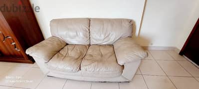 leather sofa NOT damaged not ripped 0
